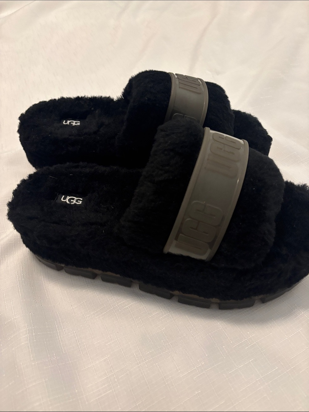 UGG Black Fluffita Slides Sandals SZ 9 sheepskin upper chunky platform sole